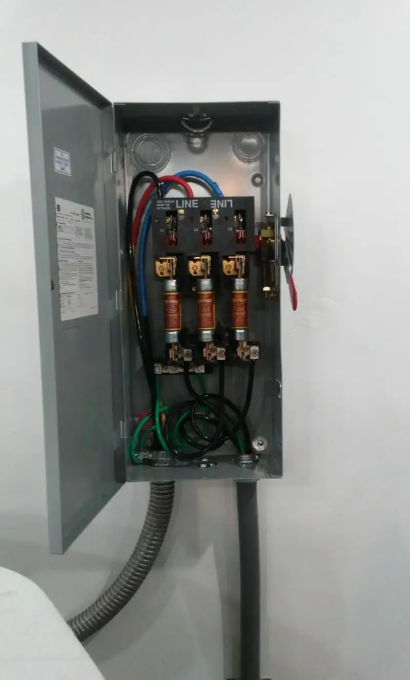 Three-phase disconnect switch installed for Smoke Detector Installation in Fetters Hot Springs-Agua Caliente